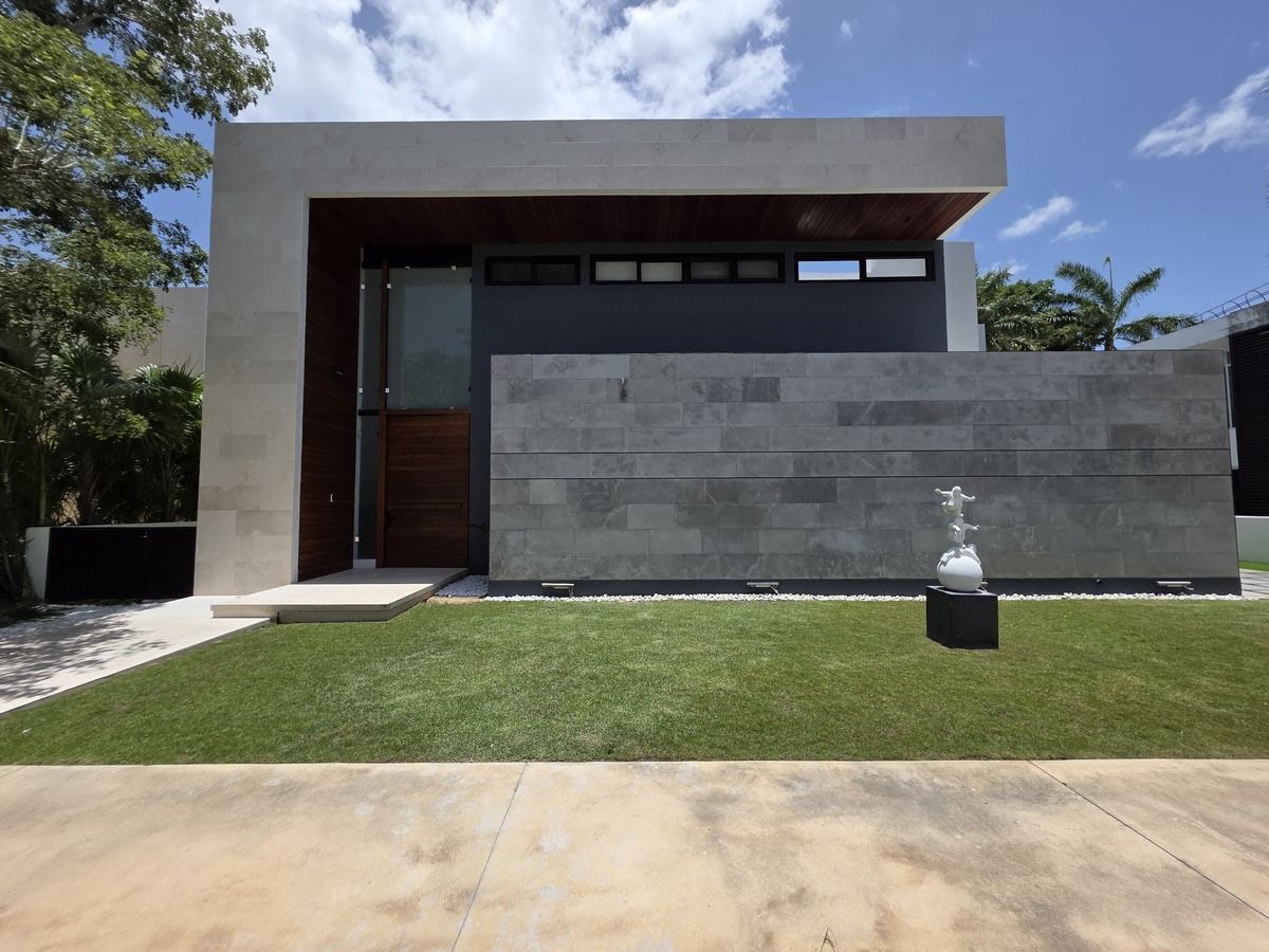 Casa de Lujo en Yucatán Country Club · 2
