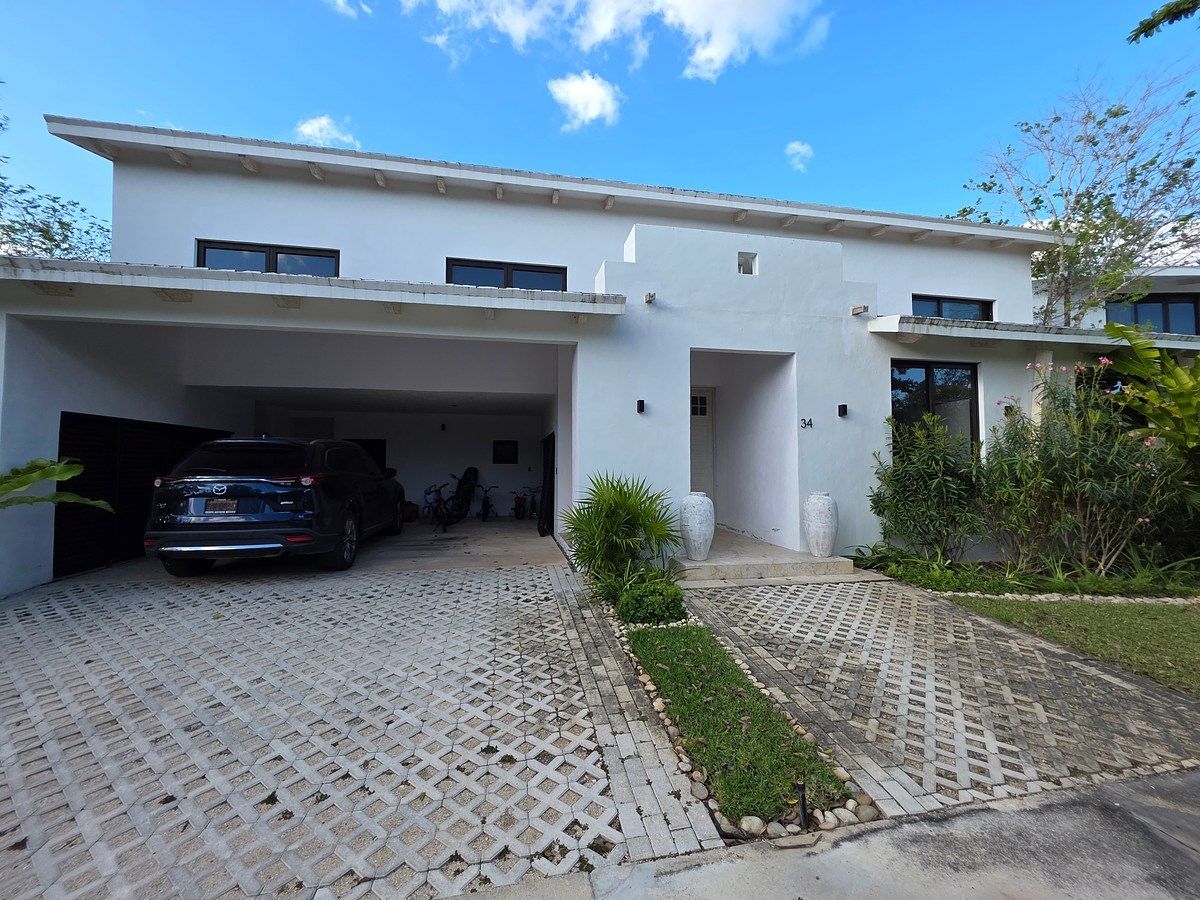 Casa en Venta en Yucatán Country Club · 2