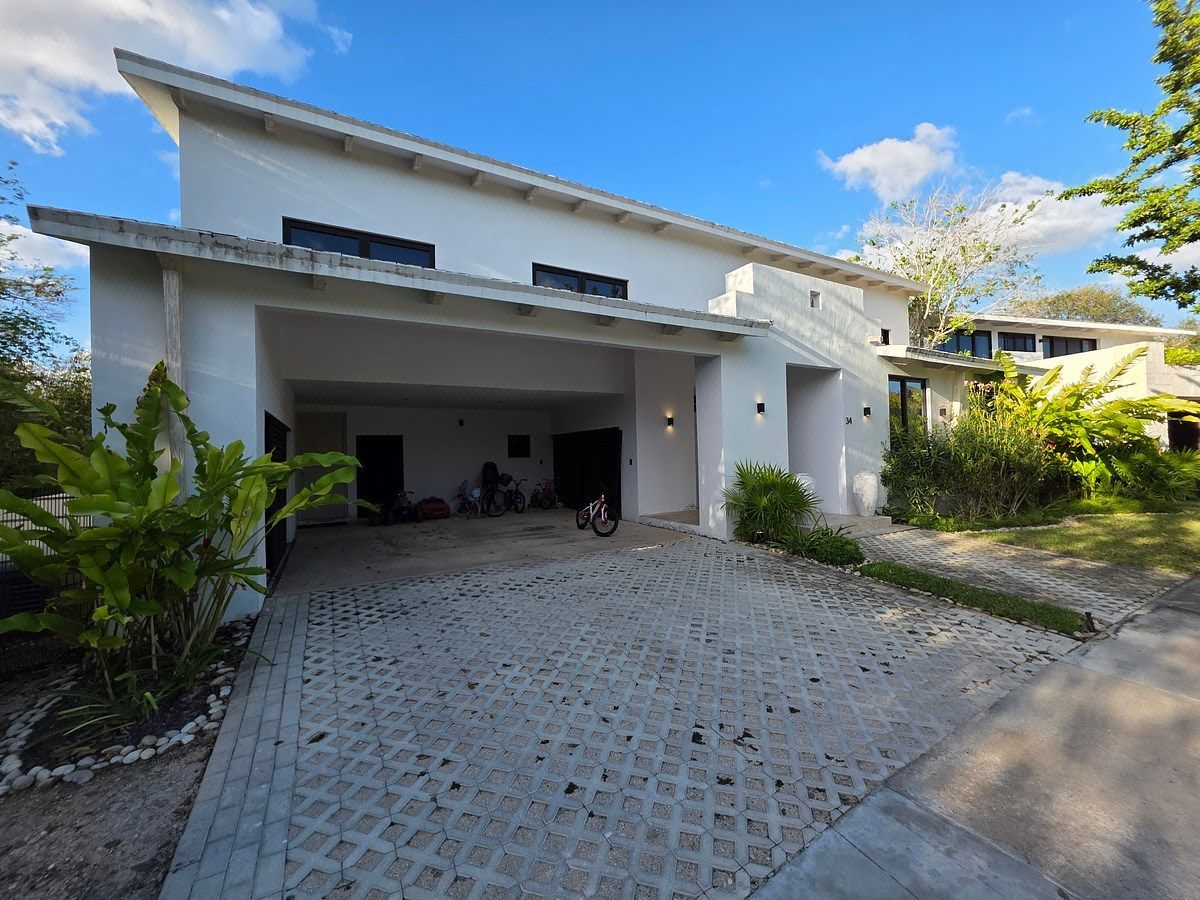 Casa en Venta en Yucatán Country Club · 4