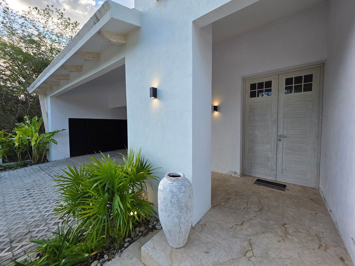 Casa en Venta en Yucatán Country Club · 6